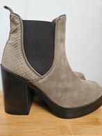 Paar z.g.a.n. laarsjes met blokhak van Invito,  mt 39!, Beige, Lage of Enkellaarzen, Ophalen of Verzenden, Zo goed als nieuw