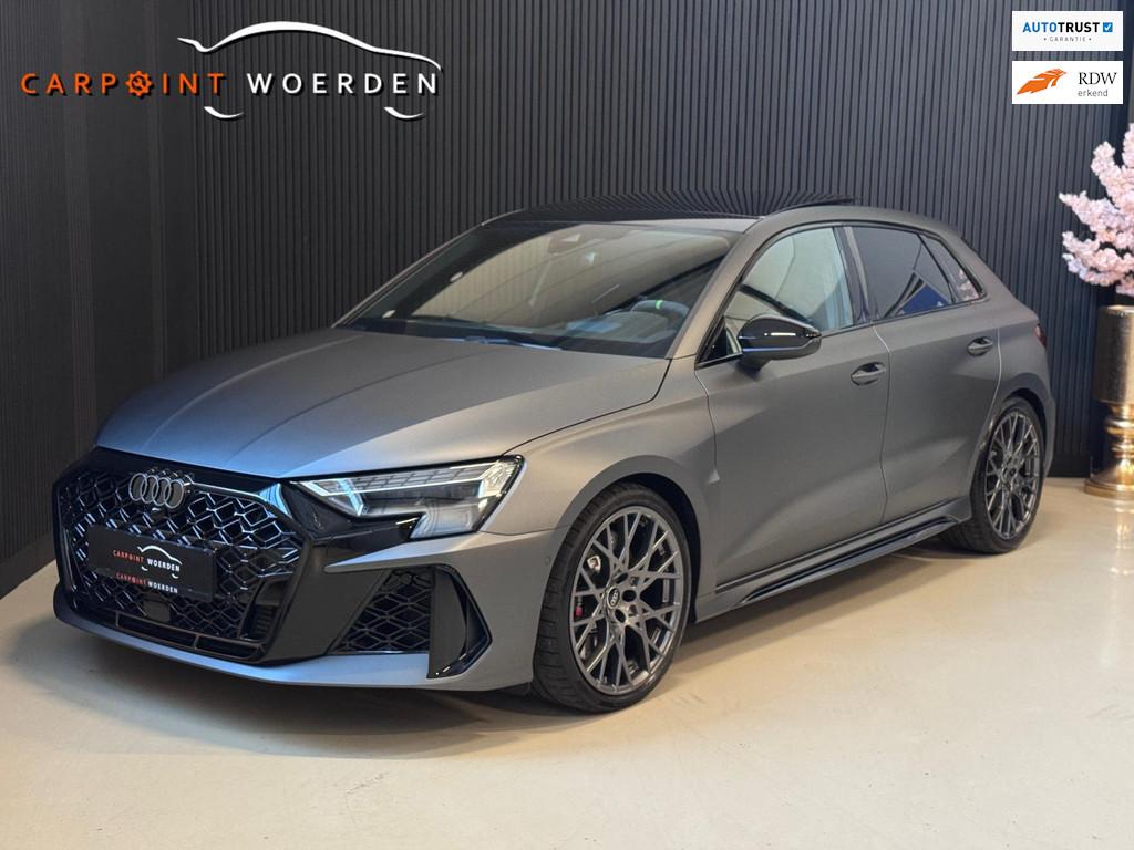 Audi RS3 2.5 TFSI RS 3 quattro | SCHAALSTOELEN | ALCANTARA |, Auto's, Automaat, Gebruikt, Zwart, RS3