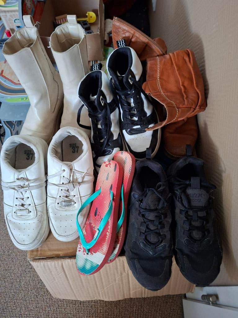 Gratis ophalen. Diverse schoenen maat 36 en 37, Ophalen, Gedragen, Wit, Lage of Enkellaarzen