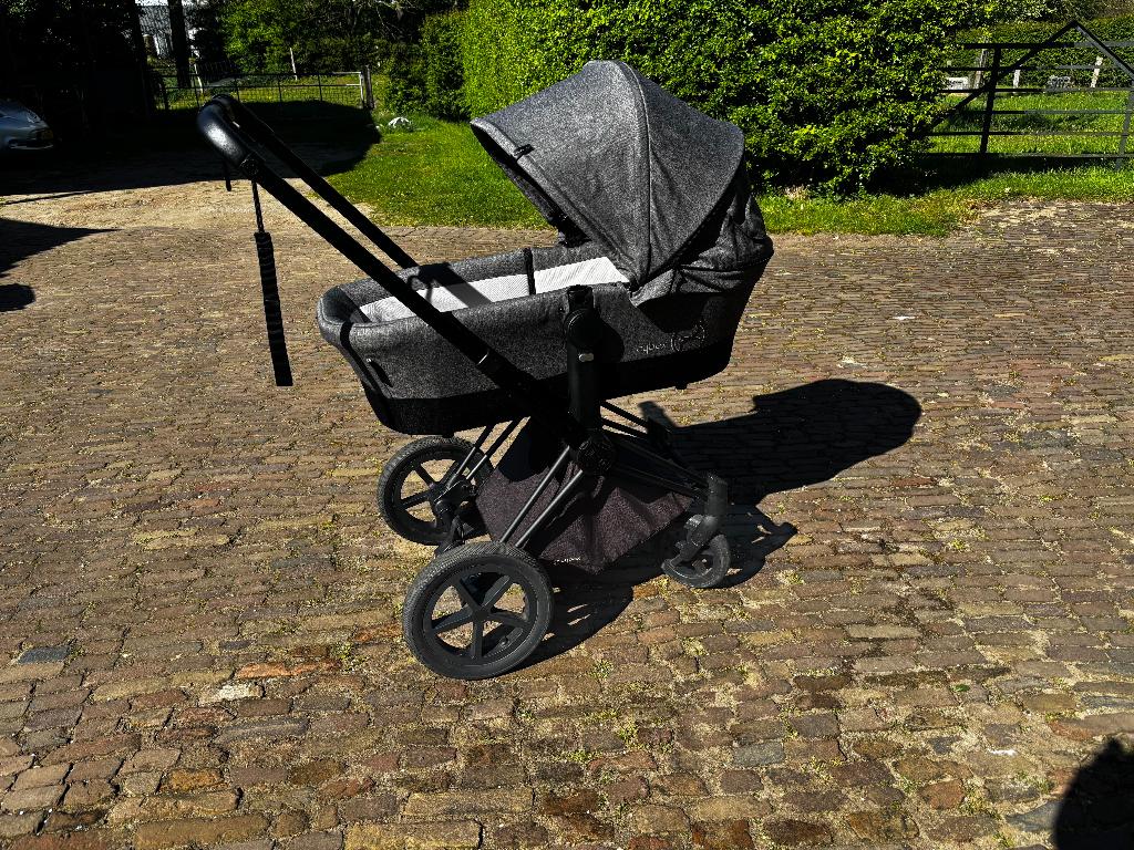 Fijne Cybex Priam kinderwagen, Zo goed als nieuw, Combiwagen, Verstelbare duwstang, Ophalen