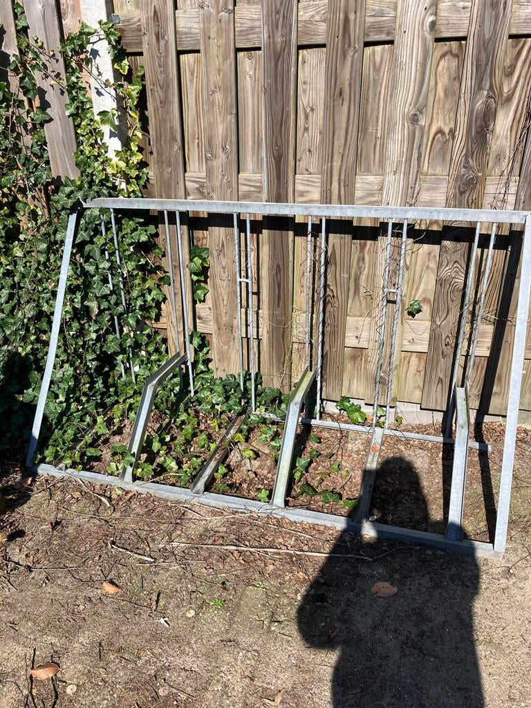 Robuust metalen fietsenrek - 95 cm hoog, Fietsen en Brommers, Ophalen, Gebruikt, Nvt, Nvt