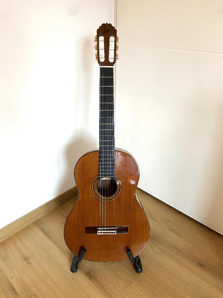Amalio Burguet 2a Spaanse gitaar met Pallisander en Ceder, Ophalen of Verzenden, Gebruikt, Klassieke of Spaanse gitaar, Met koffer