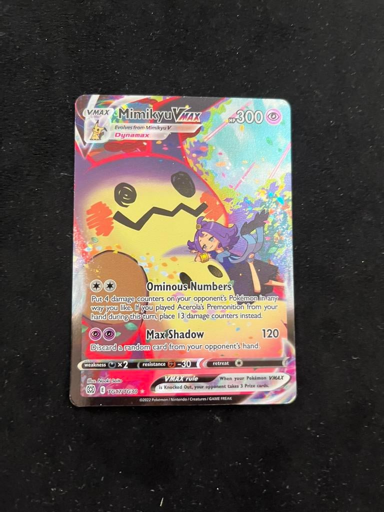 Mimikyu Vmax #TG17, Hobby en Vrije tijd, Verzamelkaartspellen | Pokémon, Ophalen of Verzenden, Zo goed als nieuw