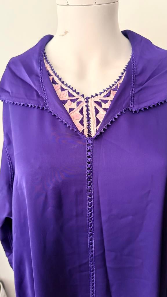 Paarse jellaba met roze onderjurk, Maat 38/40 (M), Paars, Ophalen of Verzenden, Zo goed als nieuw