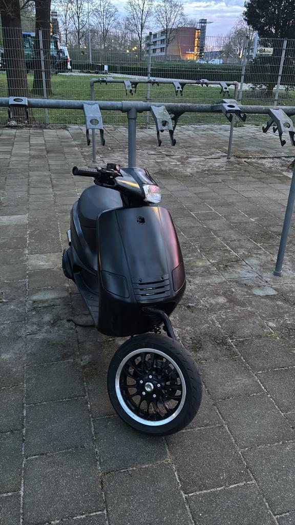 Piaggio zip type 1/2/3, Ophalen, Zo goed als nieuw, Benzine, Zip