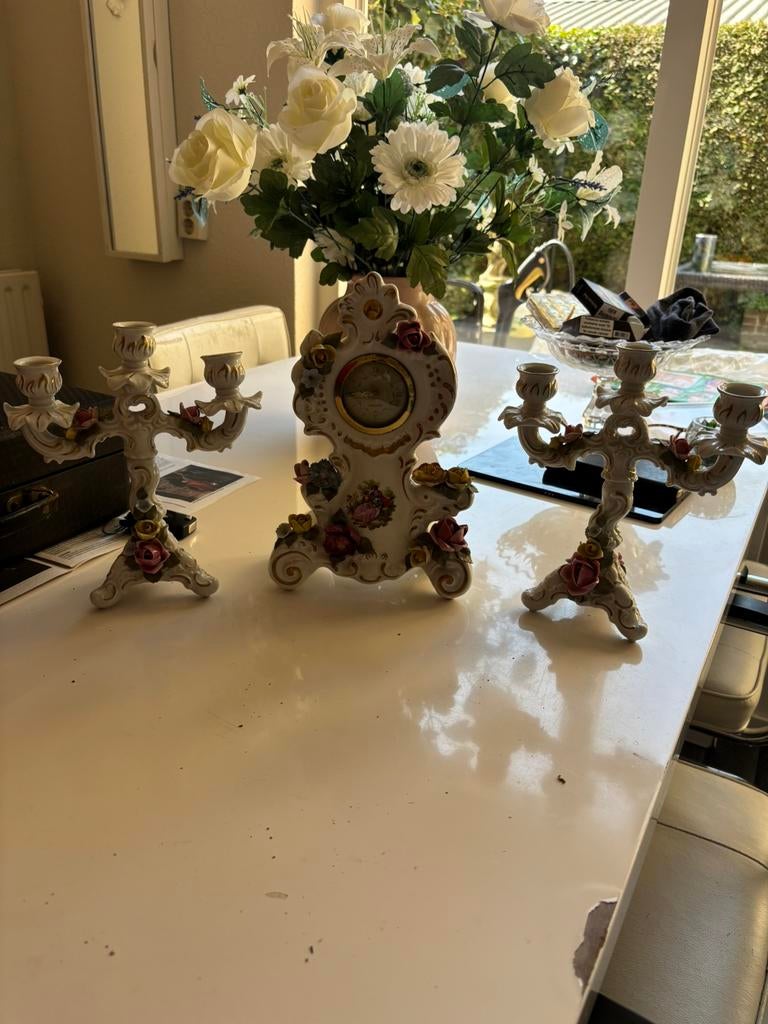 Porseleinen klokkenspel met kandelaars 3 delig, Ophalen of Verzenden, Zo goed als nieuw