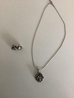 Stalen ketting met roosmotief en bijpassende oorbellen, Sieraden, Tassen en Uiterlijk, Overige materialen, Ophalen of Verzenden