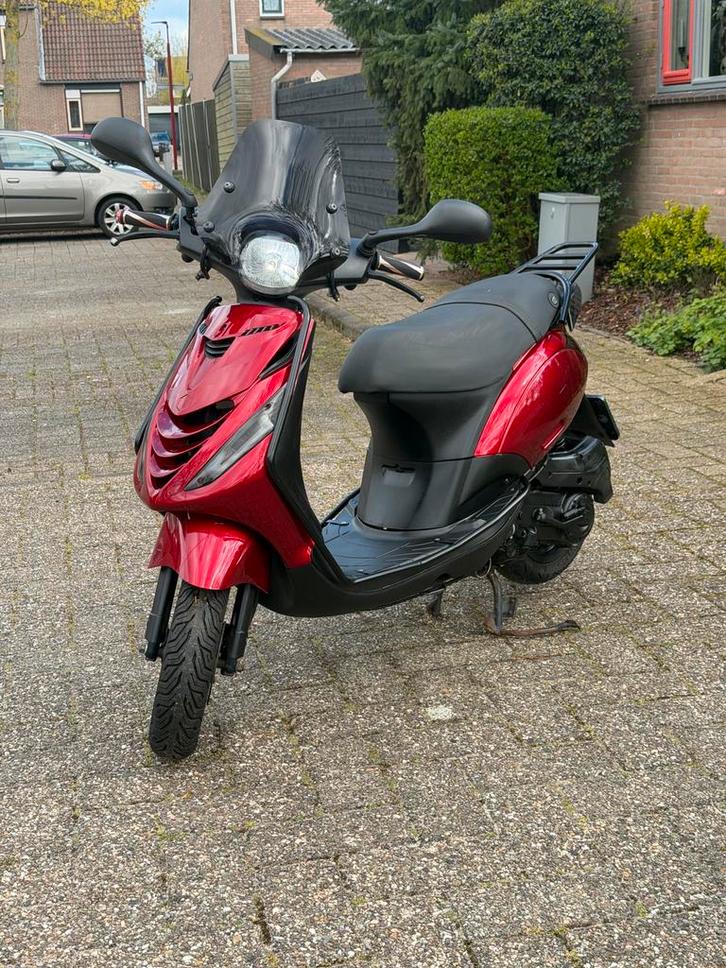 Zip 80cc 4t 2v full option brom 2017 MALOSSI, Fietsen en Brommers, Scooters | Piaggio, Zo goed als nieuw, Zip, Maximaal 45 km/u