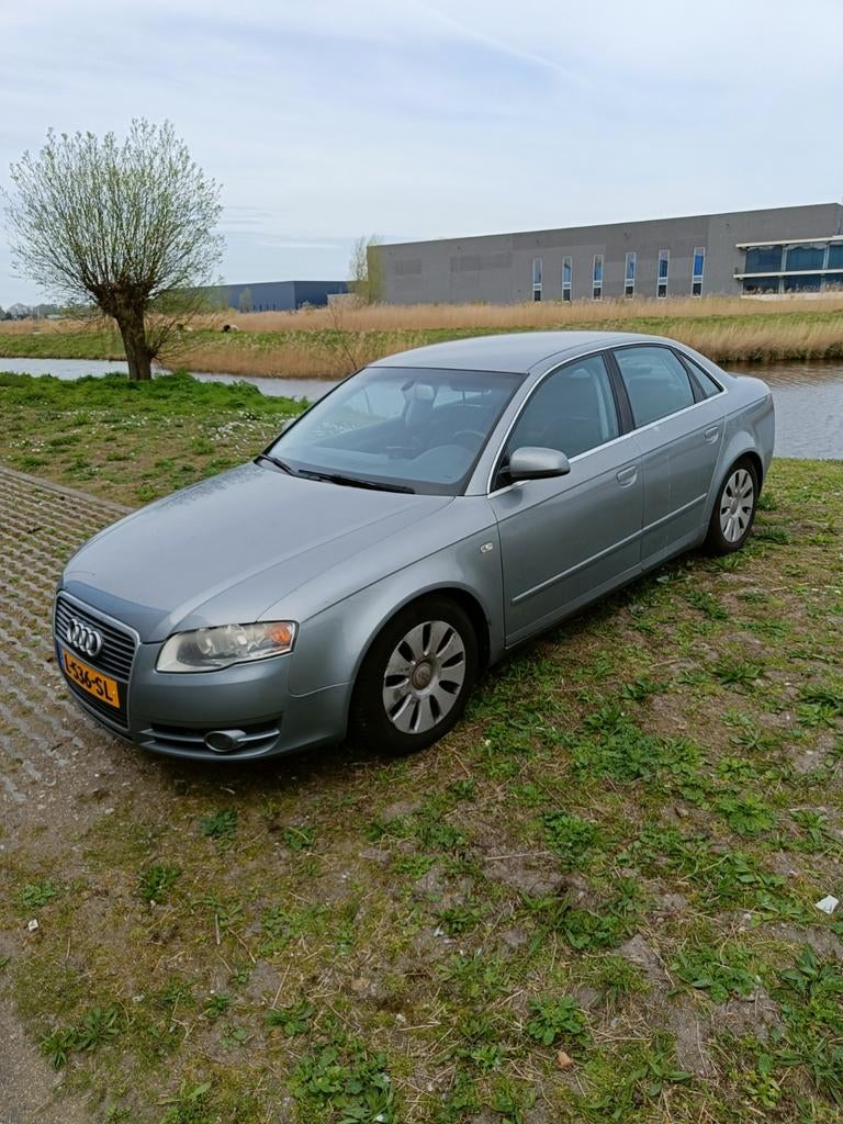 Audi A4 2.0 96KW 2005 Grijs, Auto's, Zwart, 4 cilinders, A4, Leder