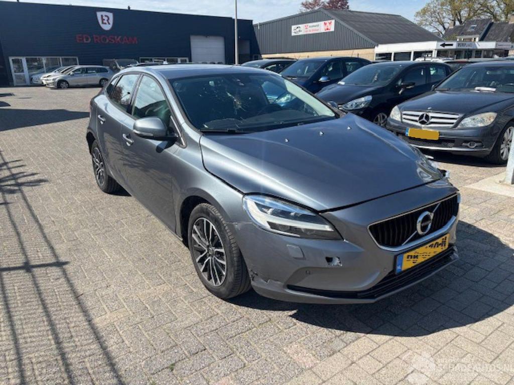 Volvo V40 2.0 D2 Nordic+ Automaat (bj 2017), Auto diversen, Schadeauto's, Automaat, Overige carrosserieën, Diesel, Volvo
