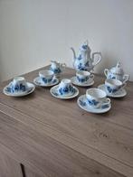 Vintage theeservies met blauwe rozen, Ophalen