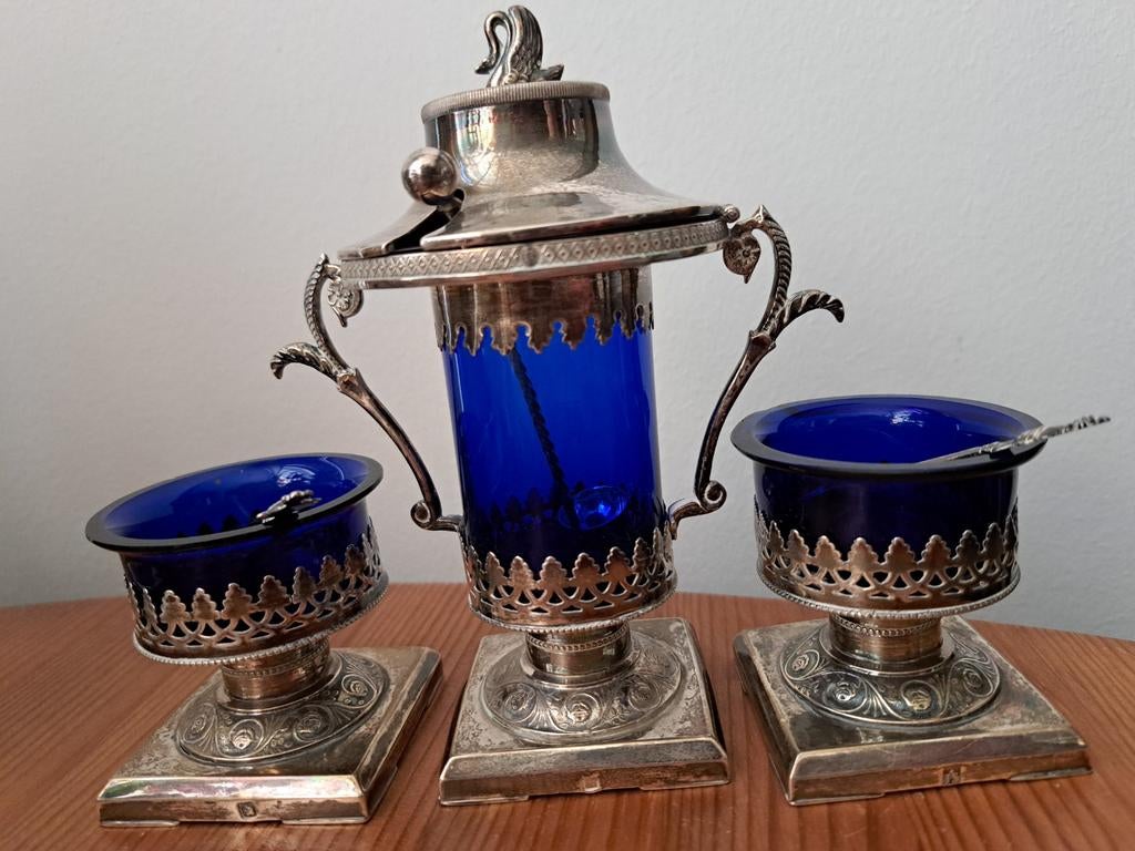 Antieke 19 eeuw zilveren mosterdpot zoutvaten met blauw glas, Antiek en Kunst, Ophalen of Verzenden, Zilver