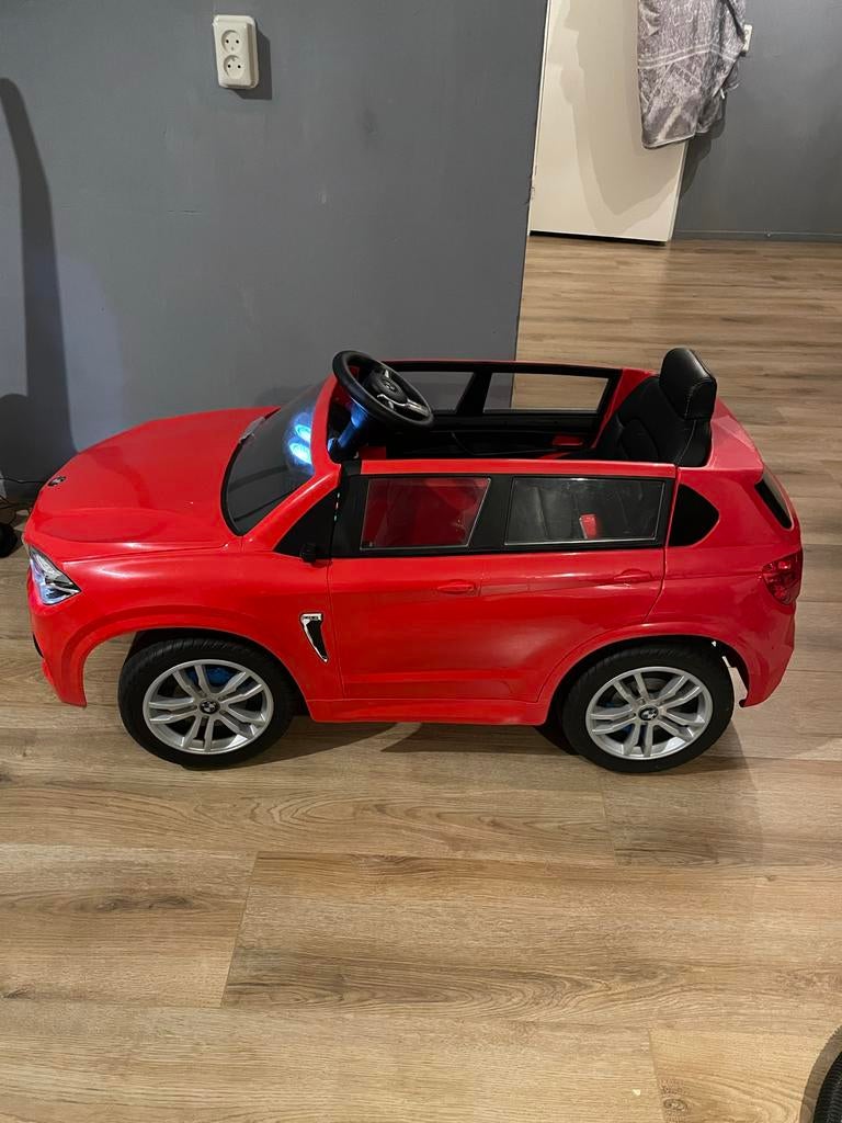Rode BMW X5 accu auto voor kinderen, Kinderen en Baby's, Ophalen of Verzenden, Zo goed als nieuw