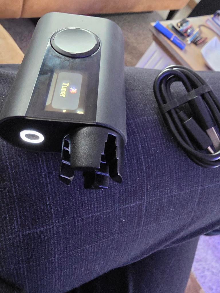 ROADIE Roadie 3 Automatisch stemapparaat voor gitaar, metronoom en snaarwikkelaar, voor elektrische gitaren, akoestische gitaren, 12-snarige gitaren, ukelele, banjo, meer dan 150 alternatieve