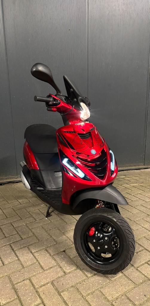 Zip sp h20 70cc polini, Fietsen en Brommers, Scooters | Piaggio, Zo goed als nieuw, Zip, Tweetakt, Ophalen