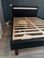 Bed met matras maat matras 140x200, Tweepersoons, Zo goed als nieuw, Hout, 140 cm