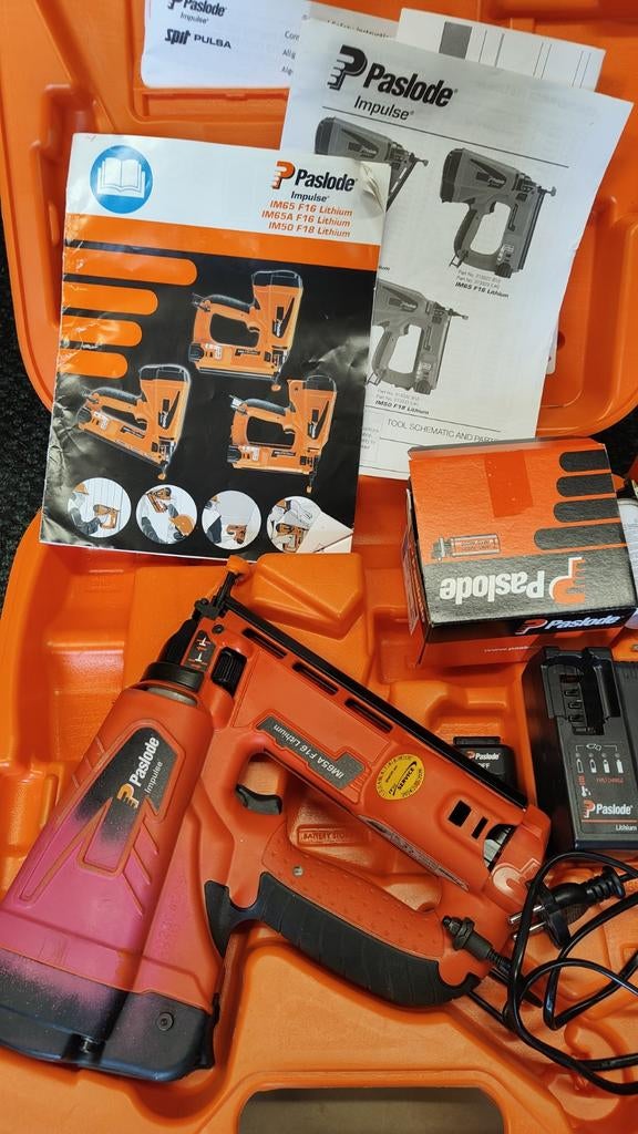 Paslode IM65A F16 tacker / spijker pistool, Ophalen, Gebruikt