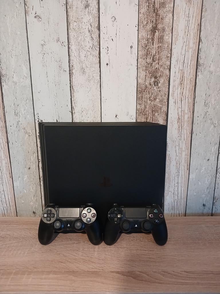 PS4 Pro met 2 controllers, Spelcomputers en Games, Spelcomputers | Sony PlayStation 4, Gebruikt, Met 2 controllers, Ophalen of Verzenden