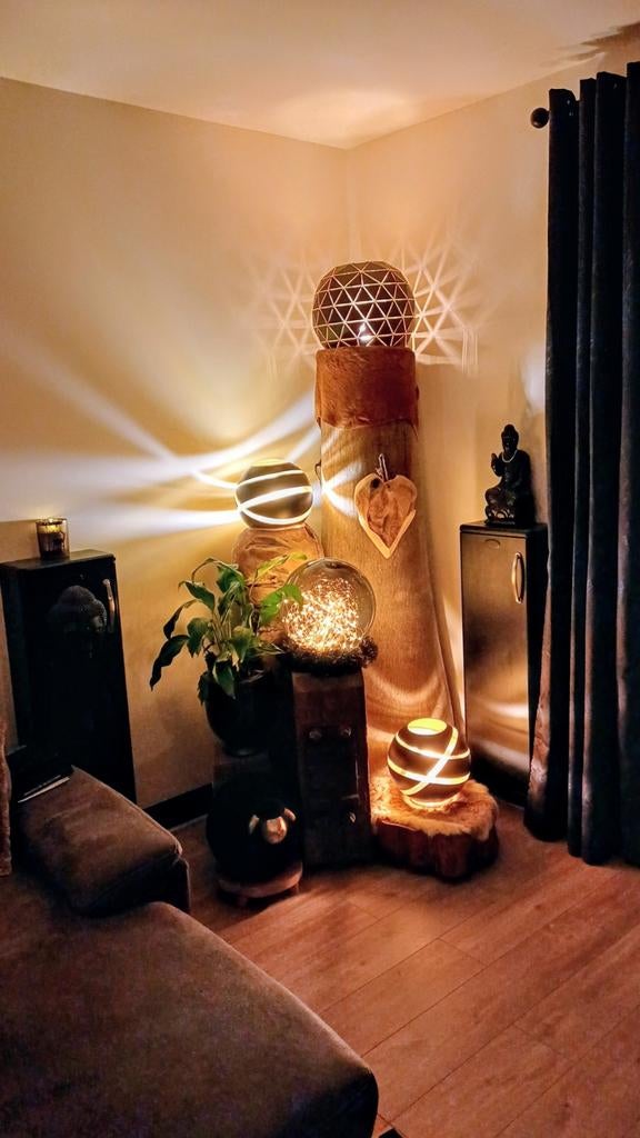 Grote zwarte en gouden bollamp met grafisch effect, Ophalen
