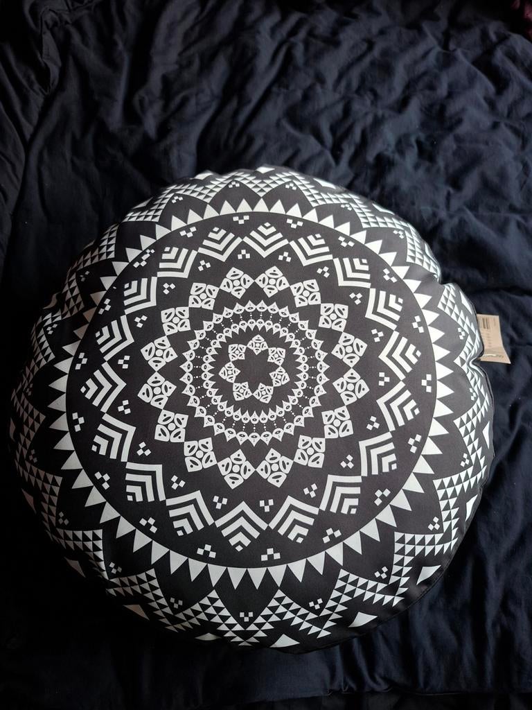 Rond Zwart-Wit Sierkussen met Mandala Patroon, Ophalen, Nieuw
