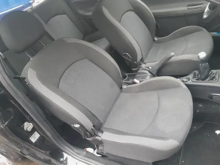 Gezocht ( Bijrijders stoel Peugeot 206 ), Auto-onderdelen, Ophalen, Peugeot