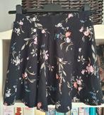 Gebloemde rok maat M zie maten, Kleding | Dames, Zwart, Ophalen of Verzenden, Zo goed als nieuw, Maat 34 (XS) of kleiner