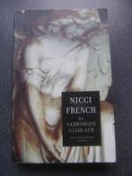 nicci french--de verborgen glimlach, Ophalen of Verzenden, Gelezen