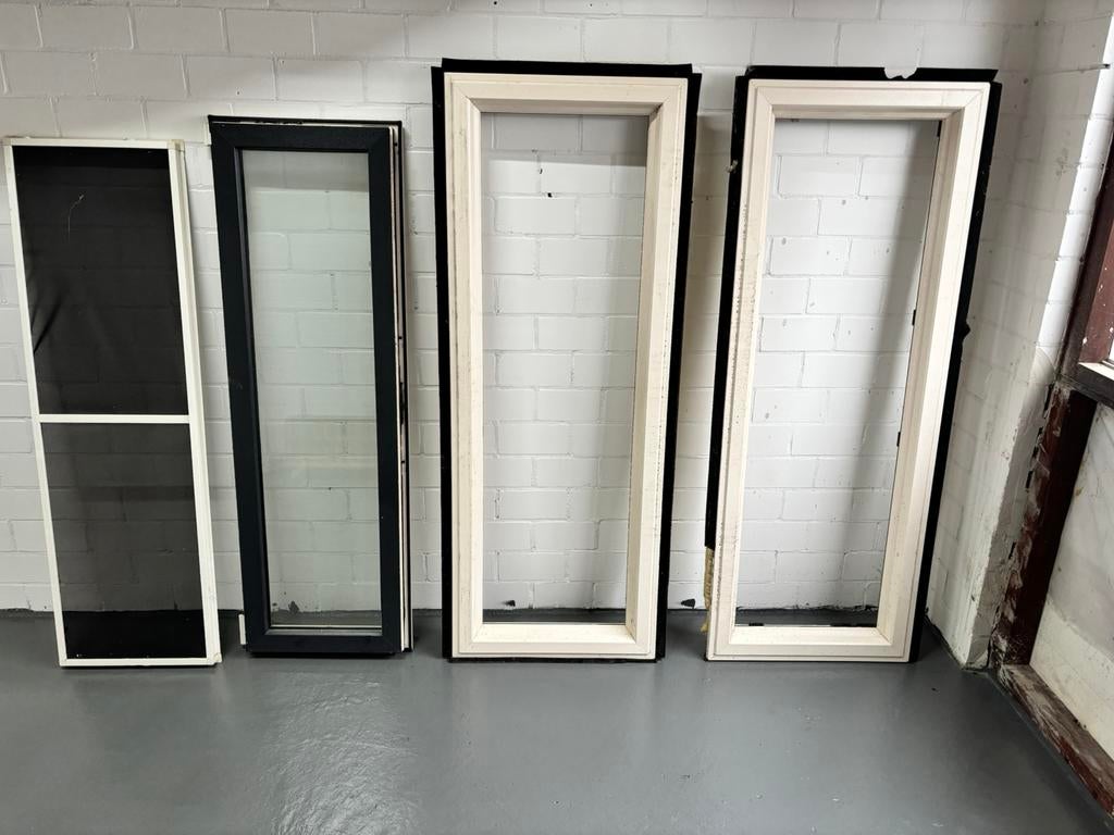2 kunstof raamkozijnen kozijn 57x162 met draai kiep raam, Ophalen, Kunststof, Raamkozijn, Zo goed als nieuw