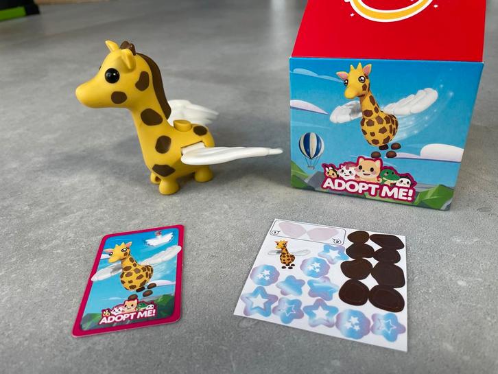 Roblox Adopt Me Gevleugelde Giraffe Figuur met Kaart, Kinderen en Baby's, Speelgoed | Overig, Nieuw, Ophalen of Verzenden