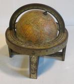 antiek blikken globe in houder Van Balen wed. Bekkers, Verzenden