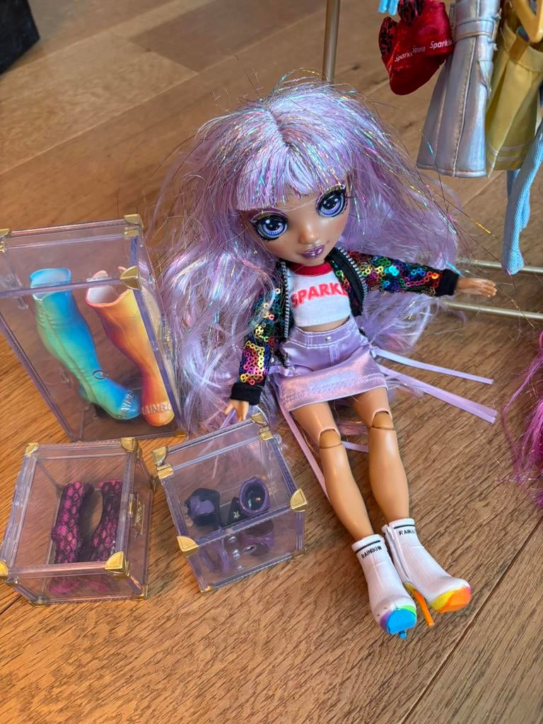 Rainbow high pop met accessoires, Kinderen en Baby's, Speelgoed | Poppen, Ophalen, Zo goed als nieuw, Overige typen