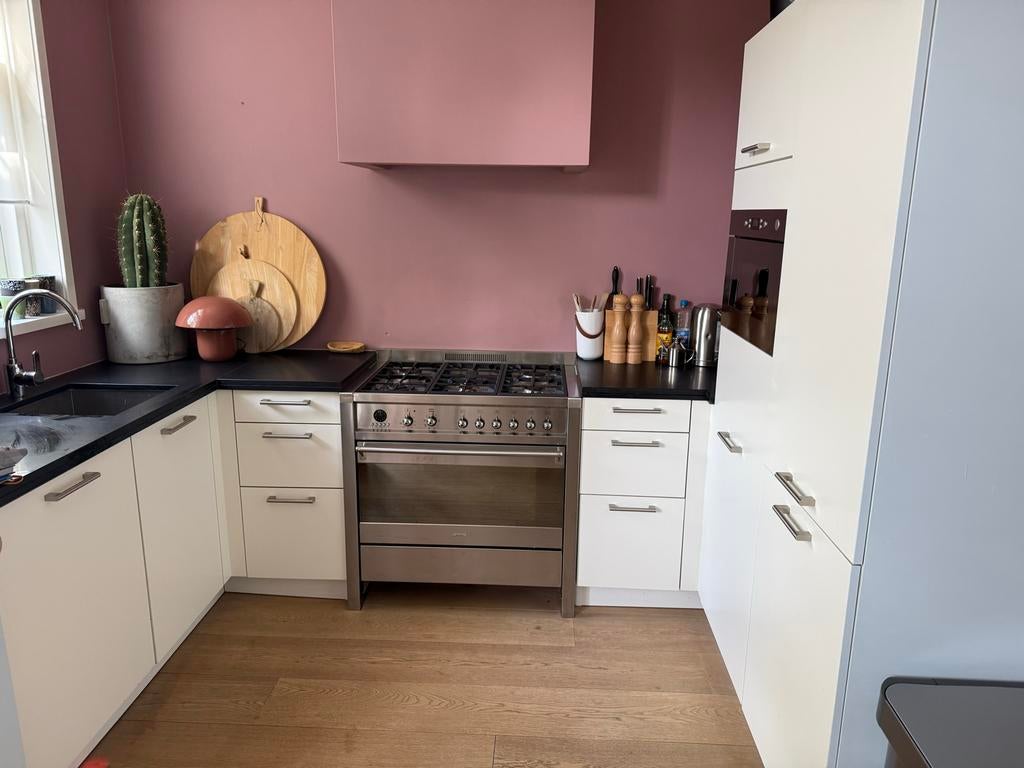 Gratis bij zelf demonteren keukenkastjes plus vaatwasser, Huis en Inrichting, Ophalen, Gebruikt, Overige materialen, Wit