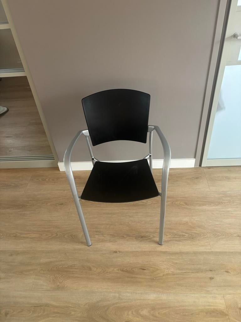 Wachtkamer stoel met armleuning, Huis en Inrichting, Stoelen, Ophalen, Kunststof, Gebruikt, Zwart