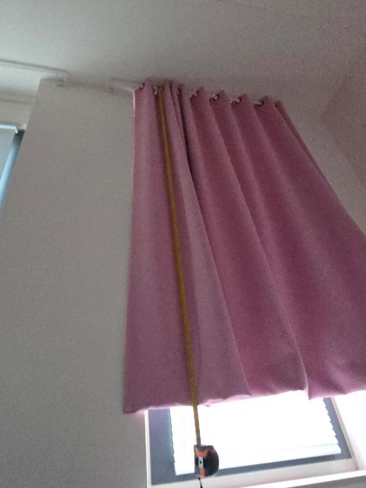 2 keer Splinternieuwe roze gordijnen (verkeerd besteld), Huis en Inrichting, Stoffering | Gordijnen en Lamellen, Nieuw, 150 tot 200 cm