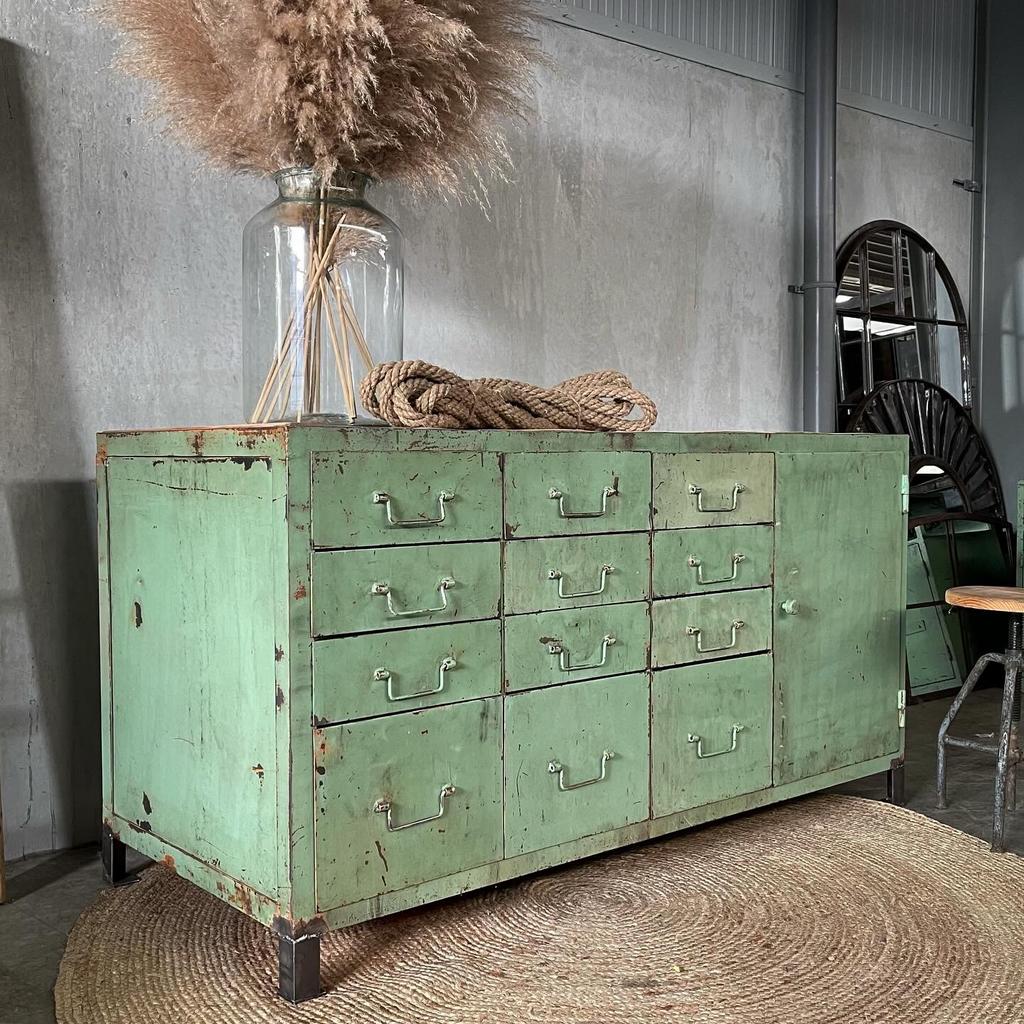 Oude ladekast, vintage werkbank, kast, industrieel dressoir, Ophalen