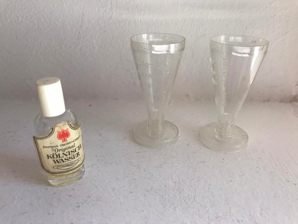 Flesje Kölnisch Wasser / mini maatbekertjes Natrena, Ophalen of Verzenden, Gebruikt, Verpakking