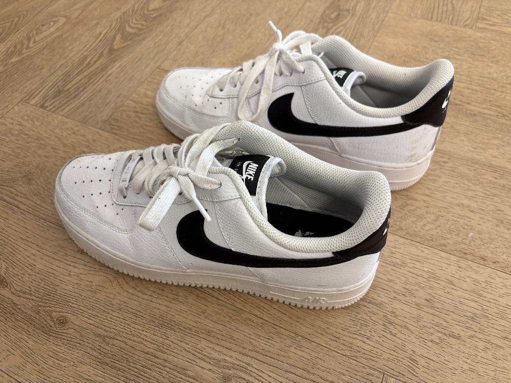 Nike Airforce one maat 42,5, Wit, Nike, Ophalen of Verzenden, Sneakers of Gympen