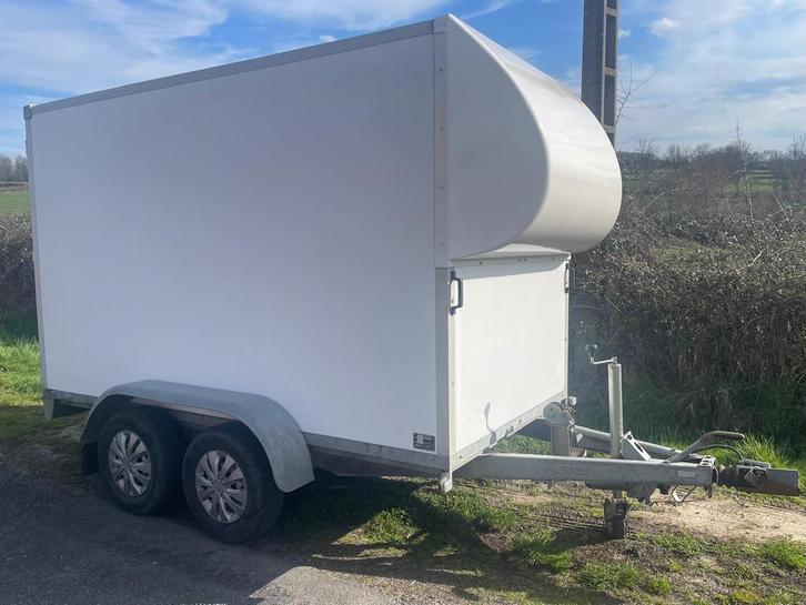 Te koop saris gesloten aanhanger xxl  3x1.5bx1.8h windvanger, Auto diversen, Aanhangers en Bagagewagens, Zo goed als nieuw, Ophalen