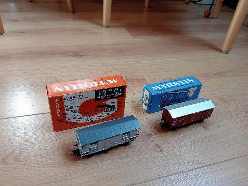 H0 Goederenwagon m/doos 2 stuks, Hobby en Vrije tijd, Modeltreinen | H0, Gebruikt, Gelijkstroom of Wisselstroom, Wagon, Ophalen of Verzenden