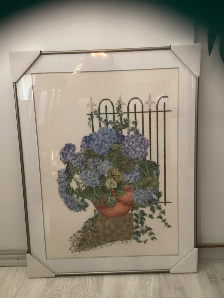 Schilderij, geborduurd met zijde, Hortensia,, Ophalen, Zo goed als nieuw, Schilderij