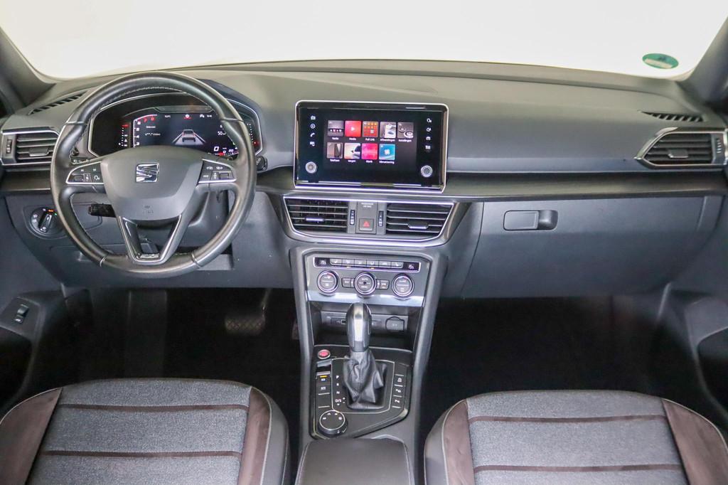 SEAT Tarraco 1.5 TSI Xcellence 7-Persoons, Apple Carplay, AC, Verwarming stoelen achter, 4 cilinders, 150 pk, Zwart