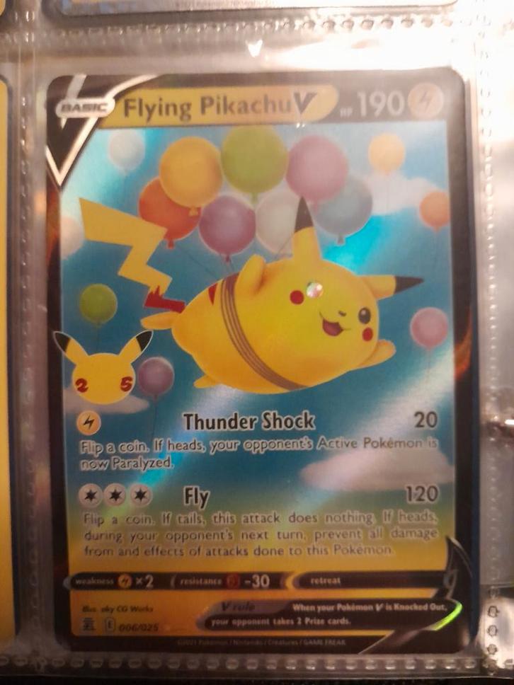 Flying Pikachu V Celebrations Pokémon Kaart, Hobby en Vrije tijd, Verzamelkaartspellen | Pokémon, Zo goed als nieuw, Losse kaart