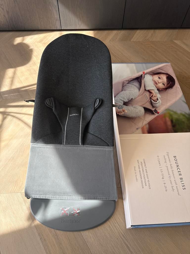 Babybjörn Wipstoel Bliss Antraciet met extra hoes, Kinderen en Baby's, Wipstoeltjes, Zo goed als nieuw, Wipstoel, Overige merken