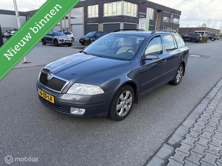 Skoda Octavia Combi 1.6 FSI automaat handgas, Auto's, Skoda, Bedrijf, Te koop, Octavia, ABS, Airbags, Airconditioning, Alarm, Boordcomputer
