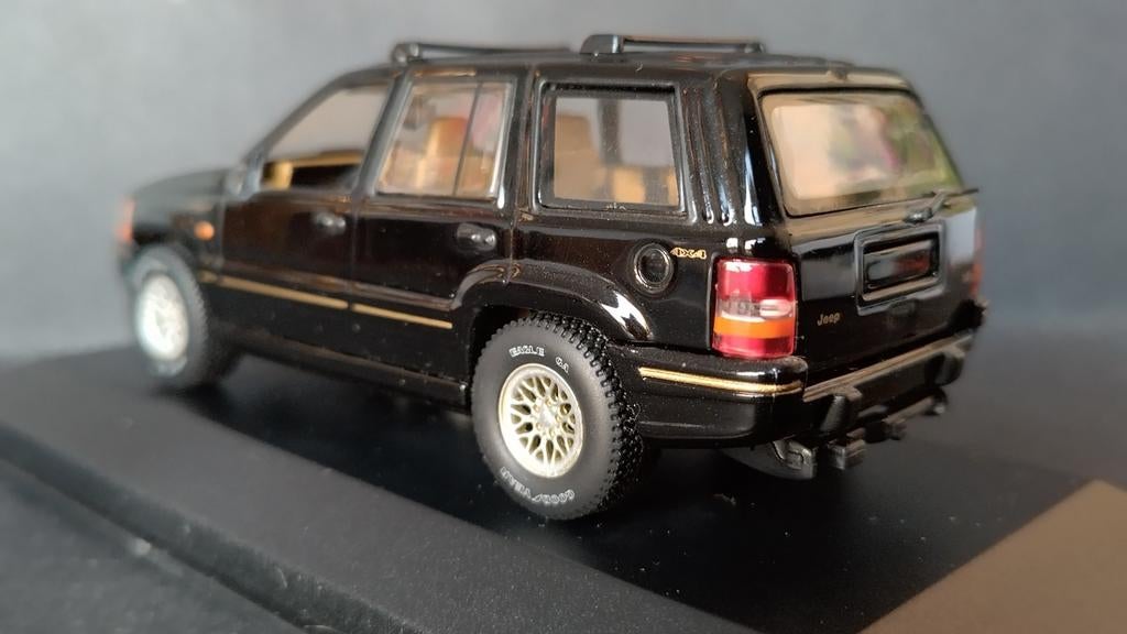 Jeep Grand Cherokee 1:43 Minichamps Pol, Hobby en Vrije tijd, Auto, Verzenden, Zo goed als nieuw, MiniChamps