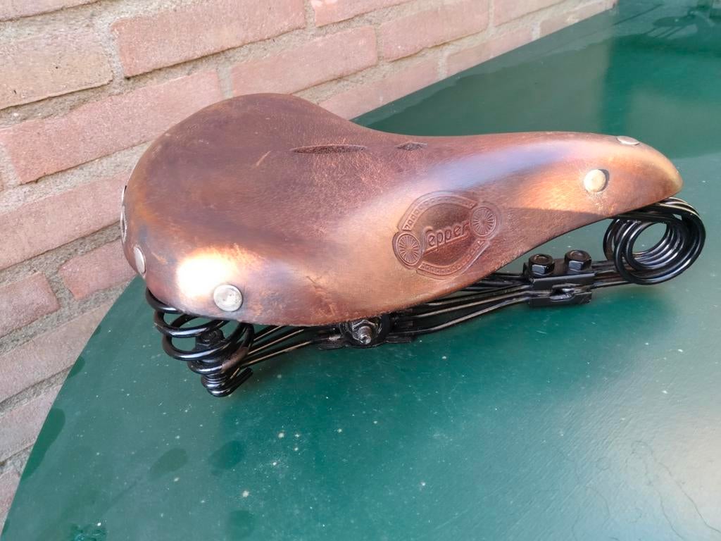 Lepper zadel, leer, Fietsen en Brommers, Fietsonderdelen, Ophalen of Verzenden, Algemeen, Zadel