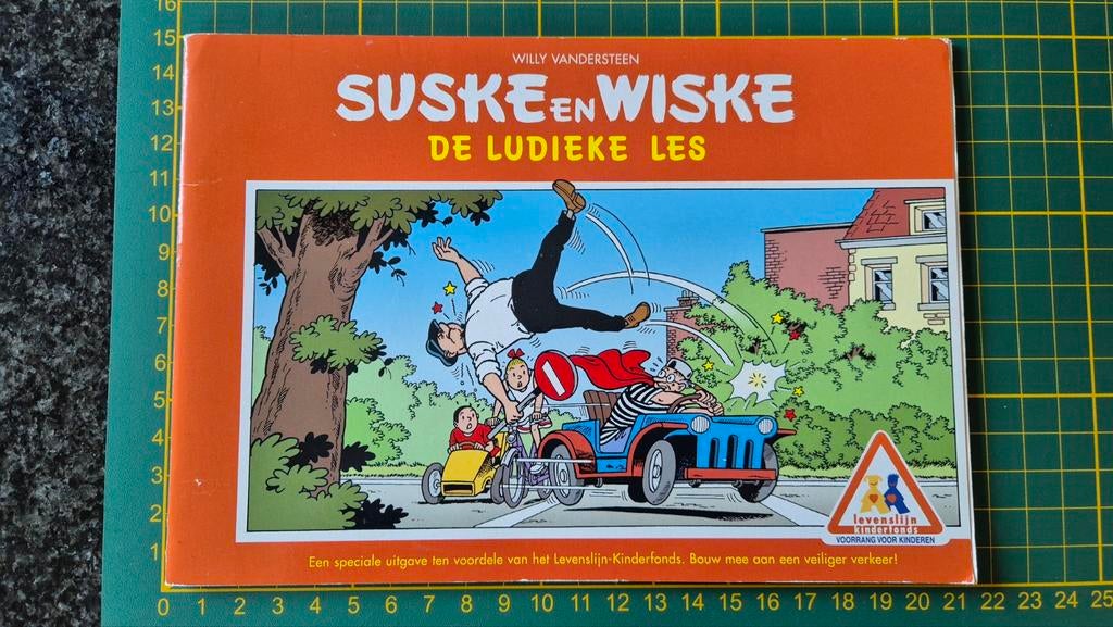 Suske en Wiske "De ludieke les", Ophalen of Verzenden, Suske en Wiske, Zo goed als nieuw, Boek of Spel
