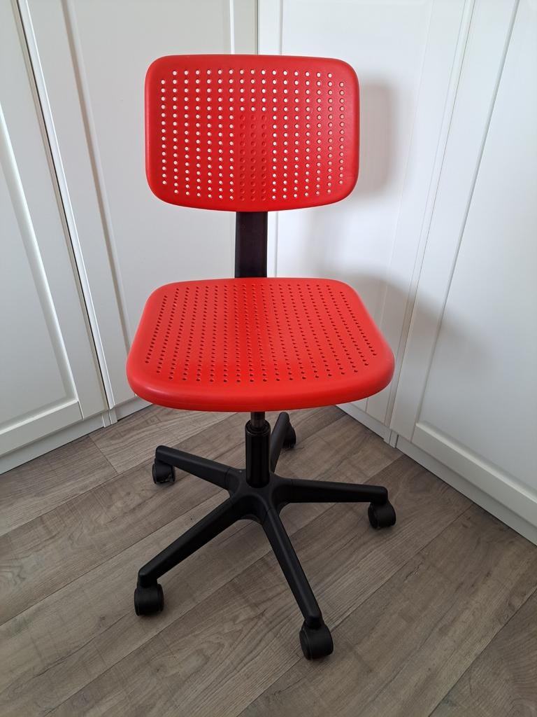Ikea bureaustoel kind, Ophalen, Gebruikt, Rood, Bureaustoel