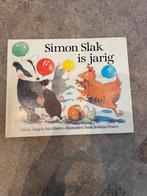 Simon Slak is jarig - Kinderboek Angela McAllister, Ophalen of Verzenden, Gelezen, Fictie algemeen