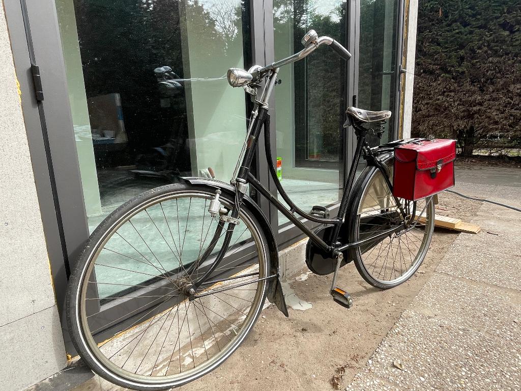 Antieke damesfiets Juncker, 1941, props, Fietsen en Brommers, Fietsen | Dames | Omafietsen, Gebruikt, Handrem, Ophalen